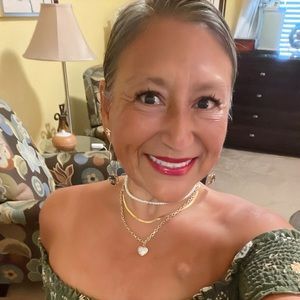 Meet your Posher, Leticia